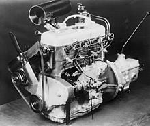 WIRTSCHAFTLICH: Motor und Getriebe eines Mercedes-Benz Typ 260 D, dem ersten serienmässigen Diesel-Pkw der Welt, 1936-1940.